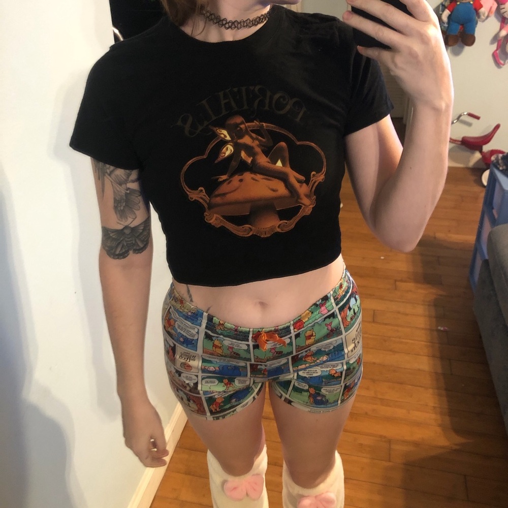 Melanie Martinez black cropped tee